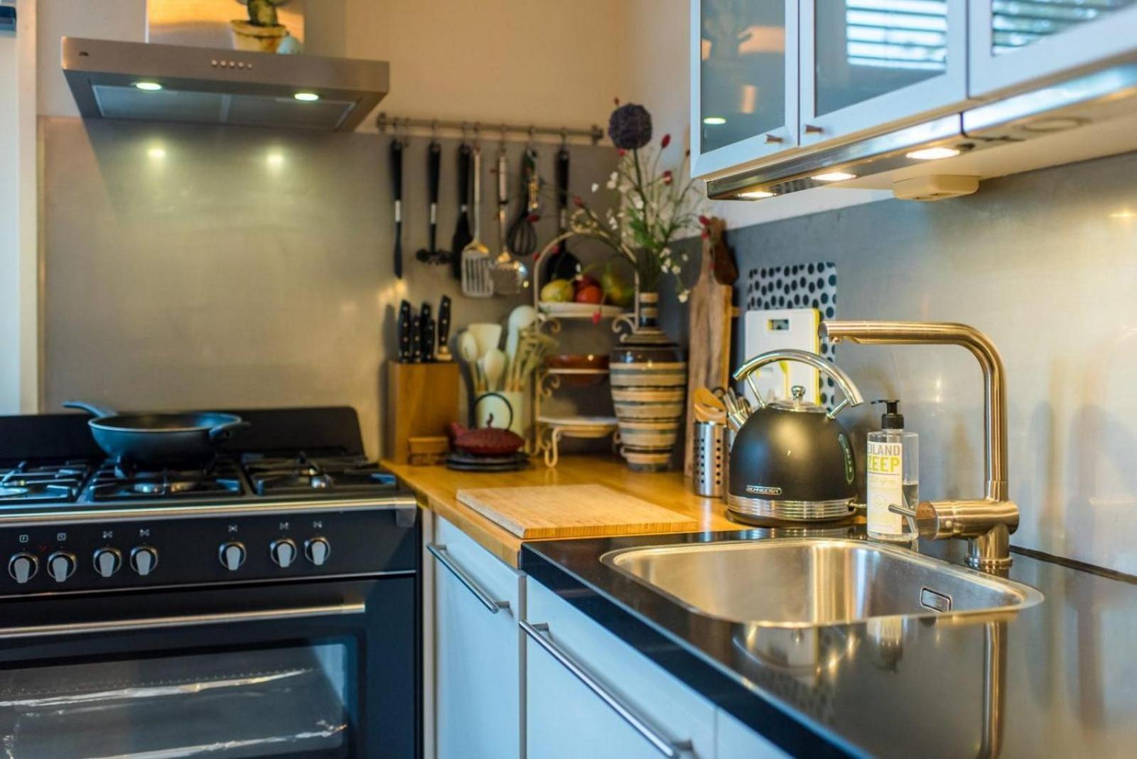 Klokkenluider Apartment Холум Екстериор снимка